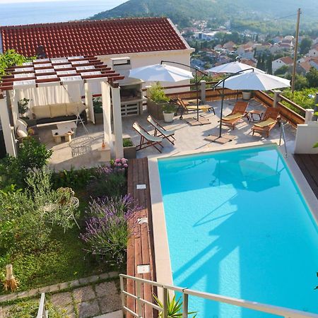 Villa My Rose With A Private Pool 믈리니 외부 사진