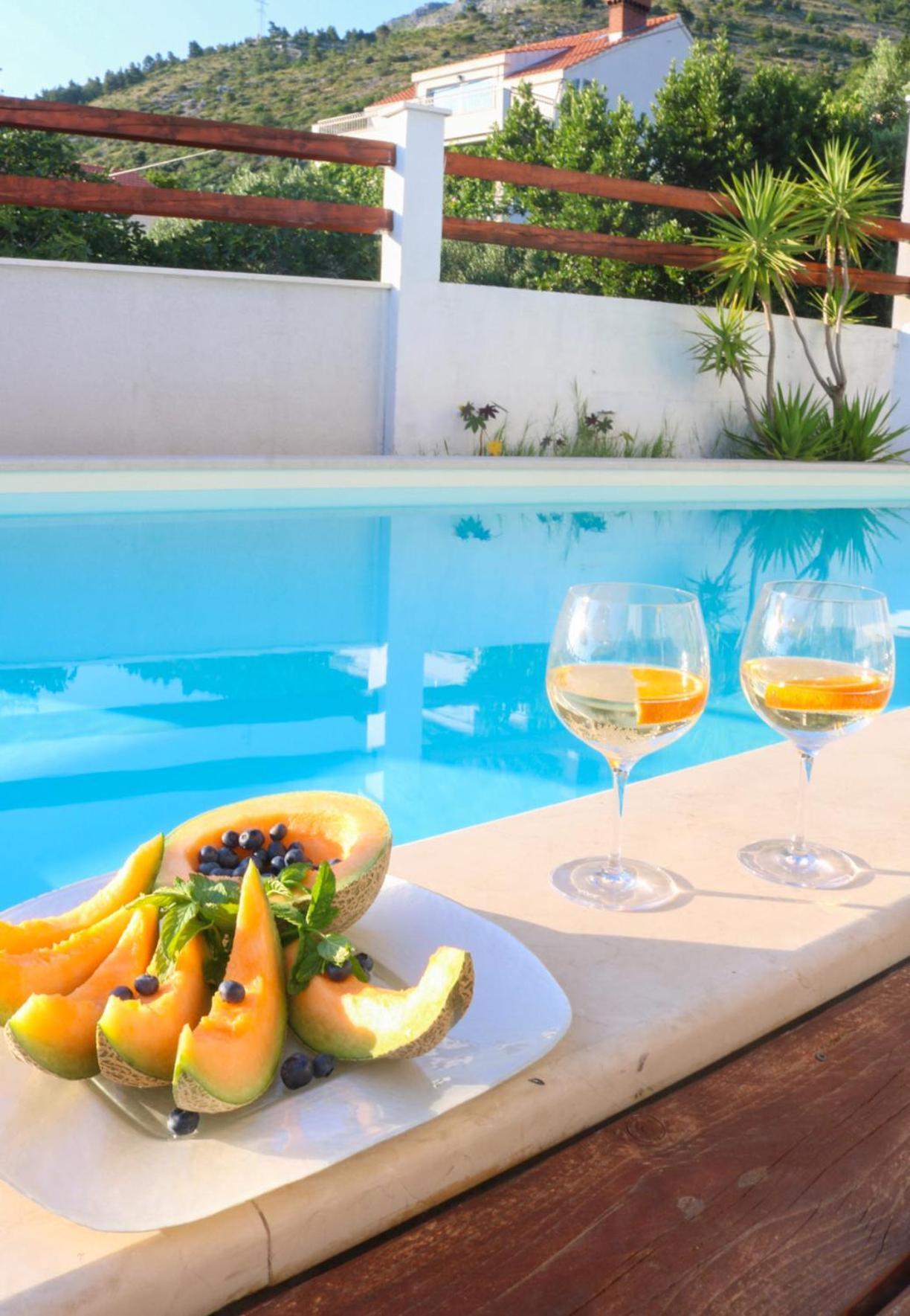 Villa My Rose With A Private Pool 믈리니 외부 사진